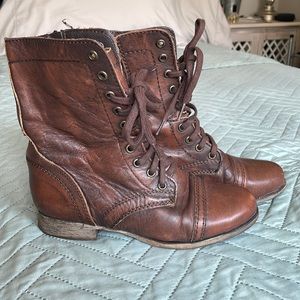 🌺STEVE MADDEN TROOPA🌺 COMBAT BOOTS Women’s size 6